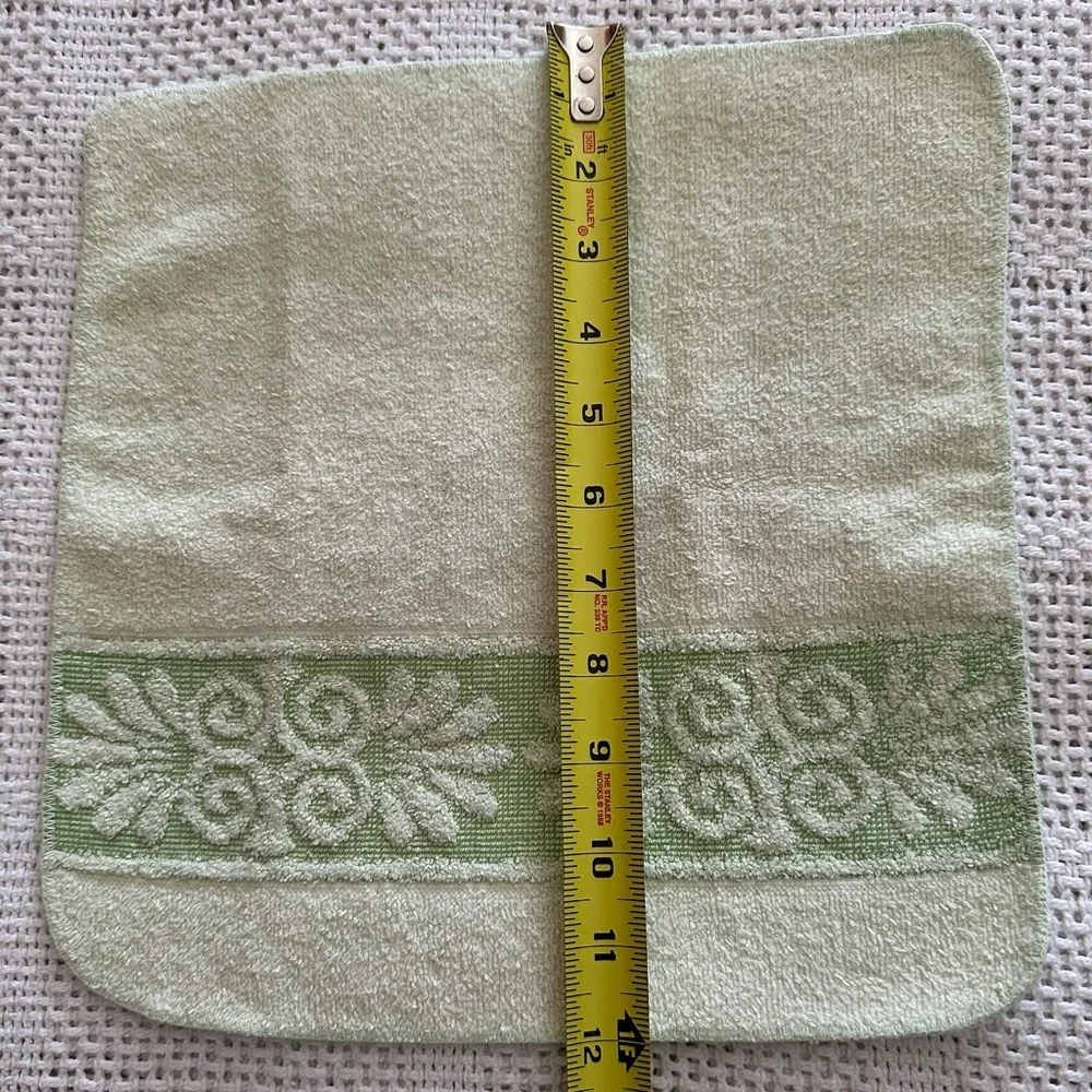 Vintage 100% Cotton Cannon Monticello, Hand Towel Light Green Jacard Pattern